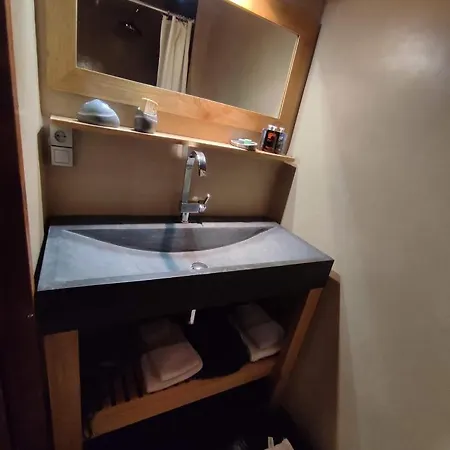 Dans Maison De Pays Pour 5 Personnes Апартаменты *